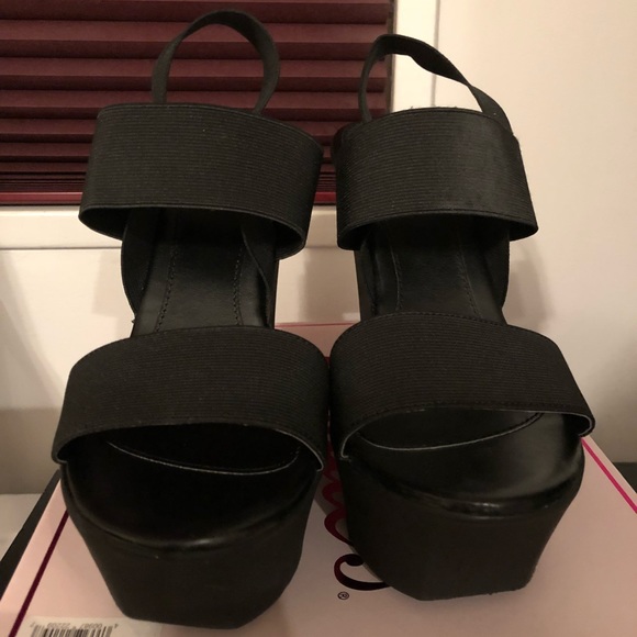 Candie's Shoes - Women’s black  sling back wedge